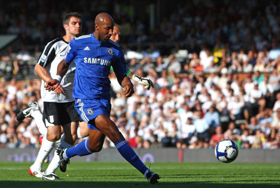 杜兰特连续得分，全队士气高涨