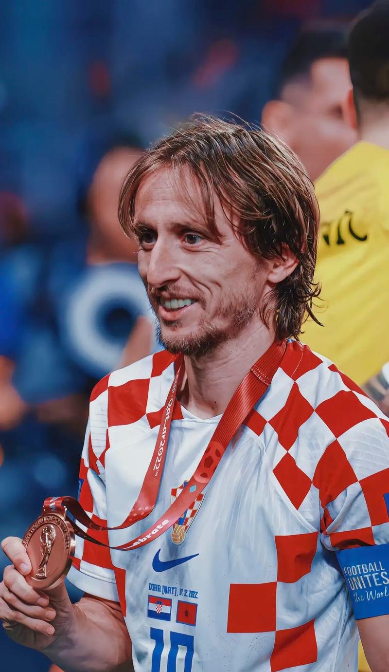 NBA战报：东詹缺席，布朗30分8板8助，凯尔特人126-105大胜湖人