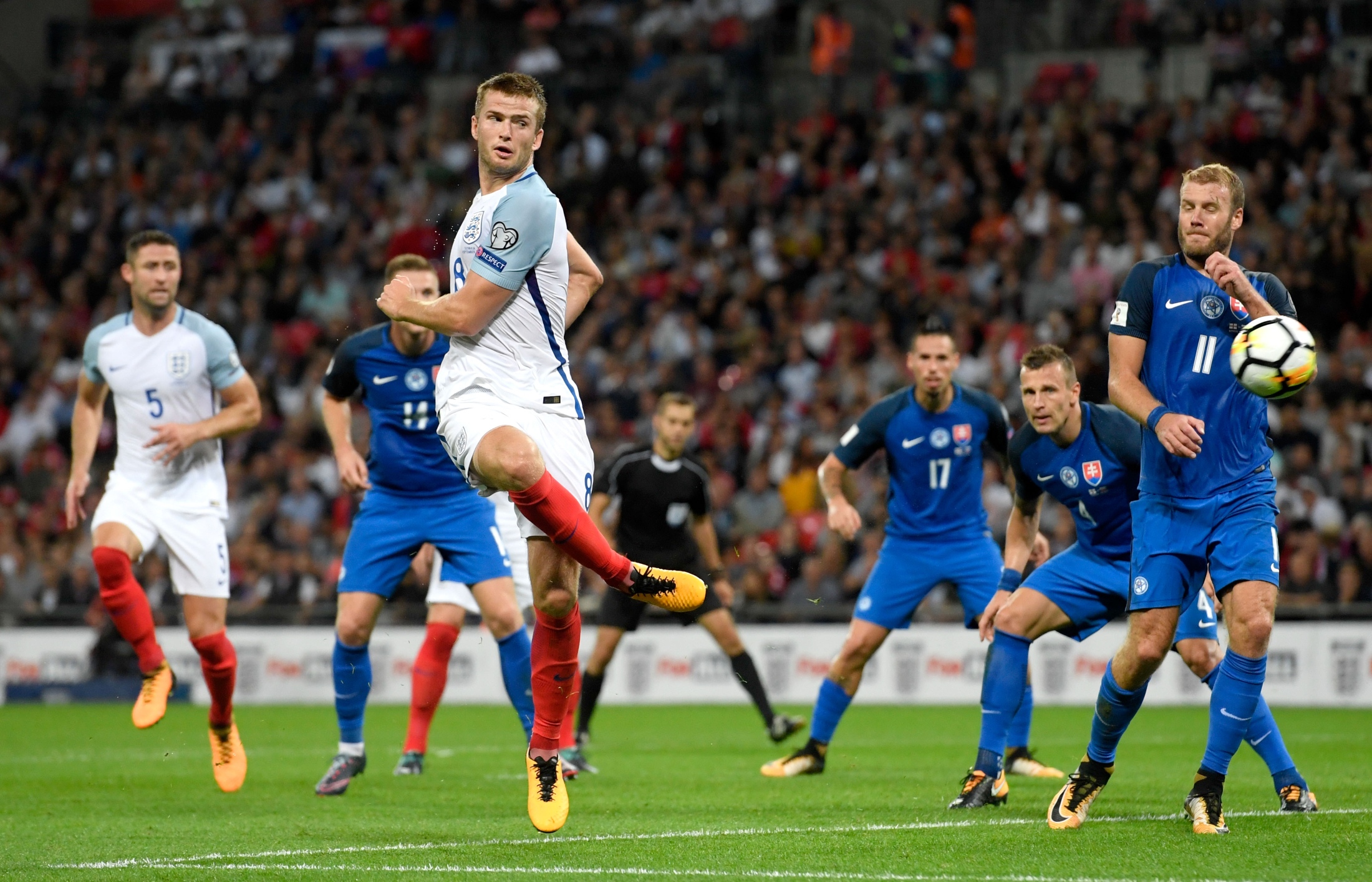 TA：赢球正成为枪手的一种习惯；诺伊尔在定位球防守上很脆弱