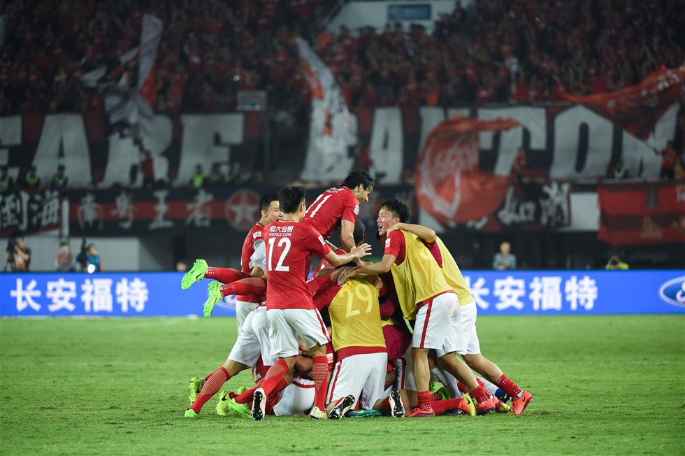 媒体人：CBA新赛季特许鞋名单仅剩胡明轩和赵继伟